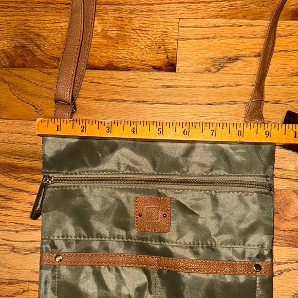 ❄️Olive Green Stone Mountain Nylon‎ Crossbody purse/tote NWT - Picture 4 of 7
